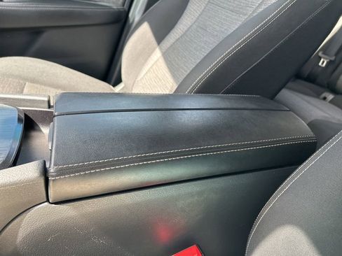 Certified 2023 Nissan Rogue SV image 38