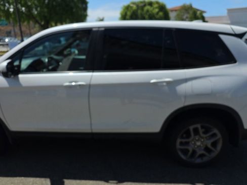 Used 2023 Honda Passport EX-L image 2
