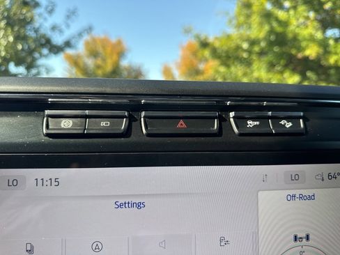 Used 2023 Ford F250 Lariat w/ Chrome Package image 39