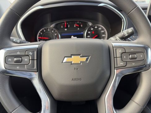 Used 2025 Chevrolet Blazer LT image 19
