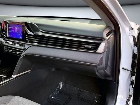 Used 2025 Toyota Camry LE image 26