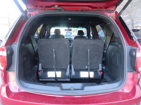 Used 2016 Ford Explorer XLT w/ Equipment Group 202A image 25