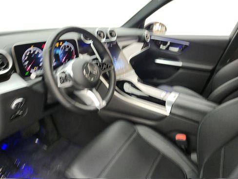 Used 2023 Mercedes-Benz GLC 300 4MATIC image 12