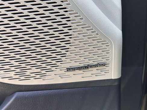 Used 2025 Hyundai Palisade Limited image 32