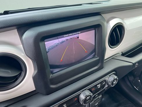 Used 2021 Jeep Wrangler Sport AWD/4WD image 19