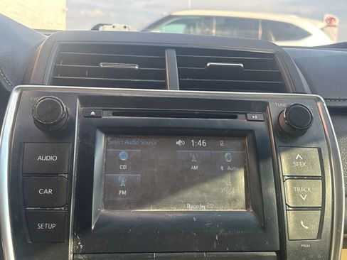 Used 2016 Toyota Camry LE image 12