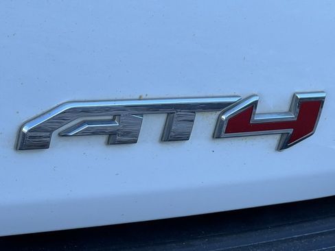 Used 2023 GMC Yukon XL AT4 image 3