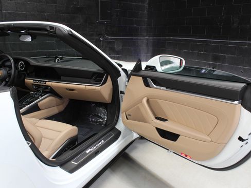 Used 2022 Porsche 911 Carrera S image 44
