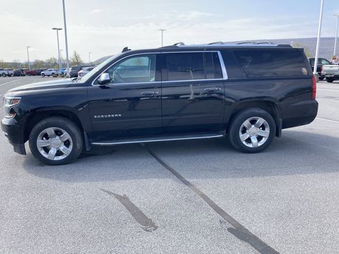 Used 2017 Chevrolet Suburban Premier image 4