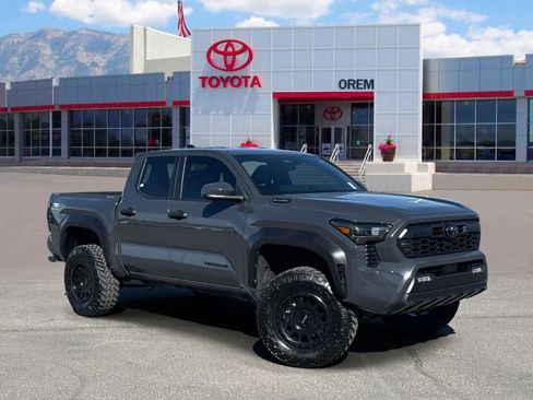 Used 2025 Toyota Tacoma TRD Off-Road AWD/4WD image 1