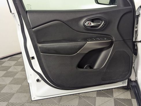 Used 2020 Jeep Cherokee Limited image 49