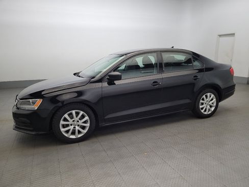 Used 2015 Volkswagen Jetta SE image 2
