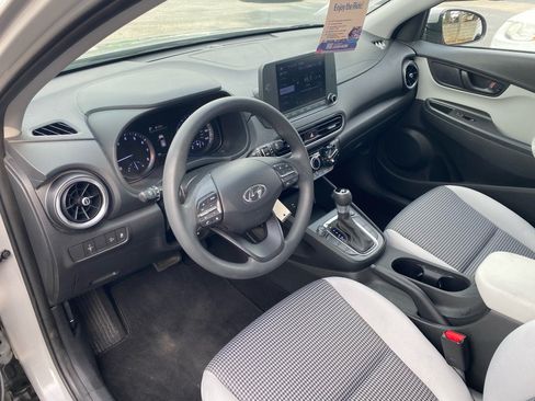 Used 2022 Hyundai Kona SE FWD image 29