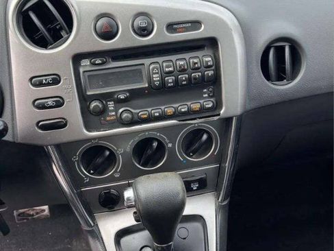 Used 2005 Pontiac Vibe w/ Power Group Value Package FWD image 2