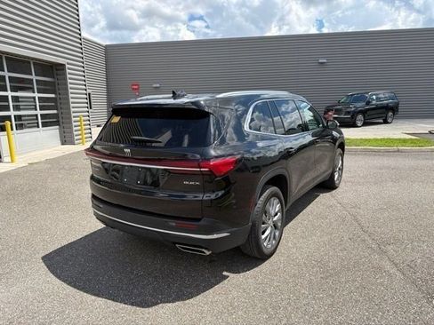Used 2025 Buick Enclave Preferred FWD image 5