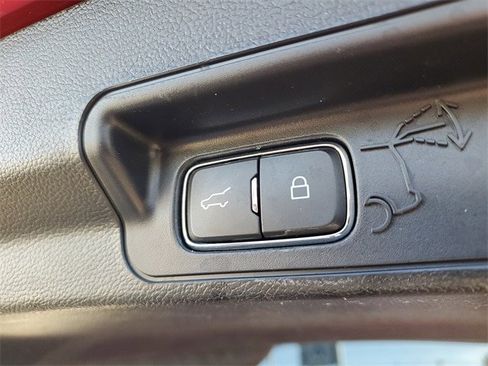 Used 2021 Ford Explorer XLT w/ Equipment Group 202A image 8