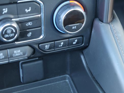 Used 2024 Chevrolet Tahoe High Country w/ Advanced Technology Package image 31