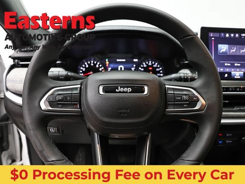 Used 2024 Jeep Compass Latitude AWD/4WD image 10