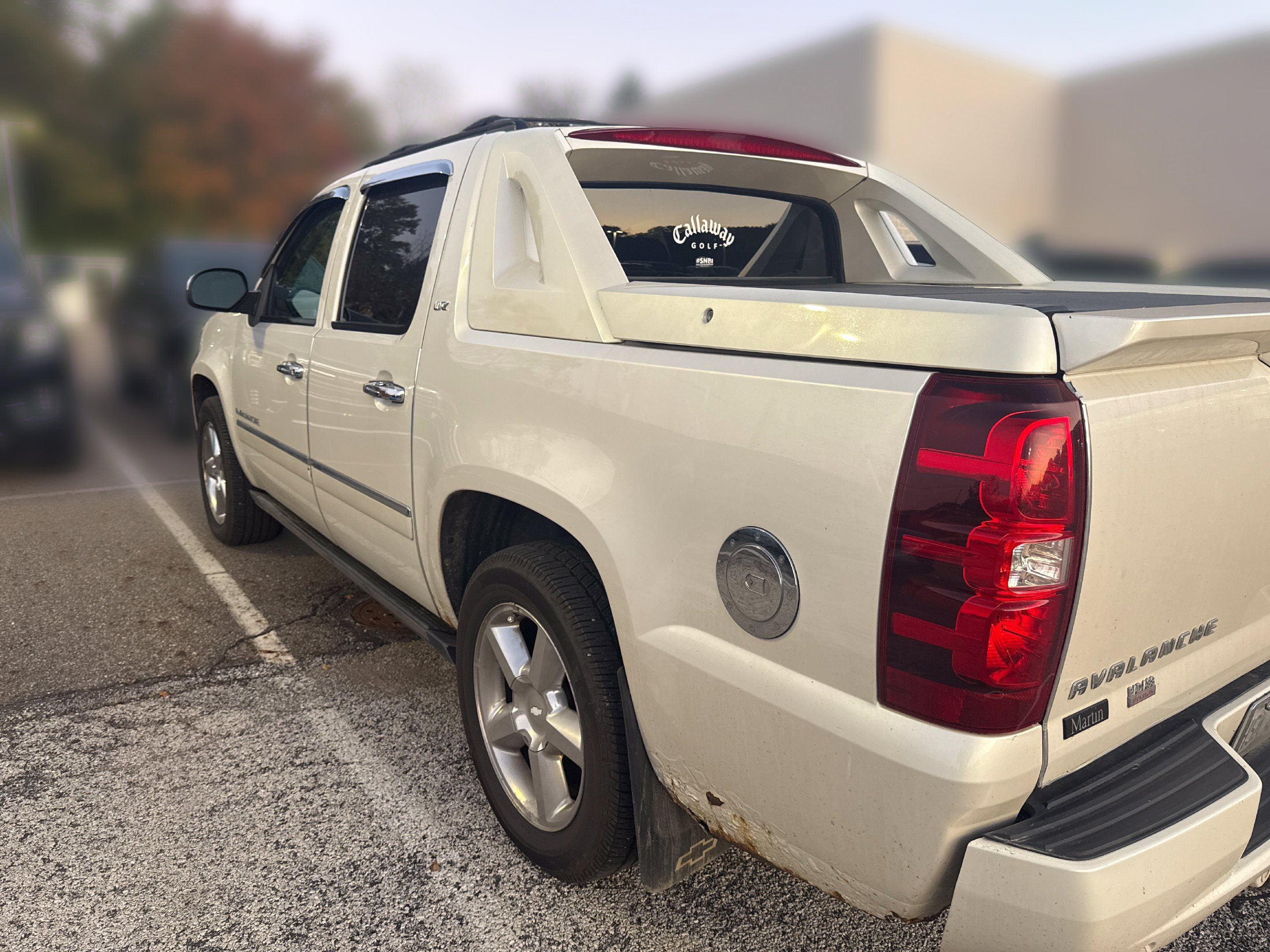 Used 2012 Chevrolet Avalanche LTZ AWD/4WD image 6