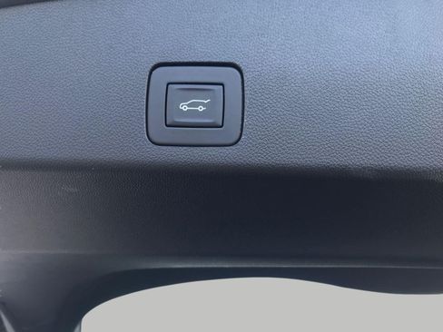 Used 2023 Buick Encore GX Select w/ Sport Touring Package FWD image 43