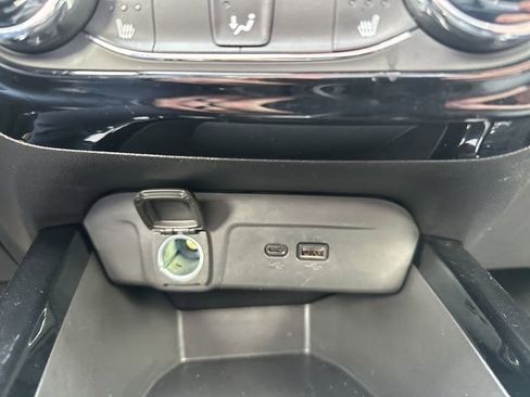 Used 2025 Chevrolet Trax LT w/ LT Convenience Package image 28