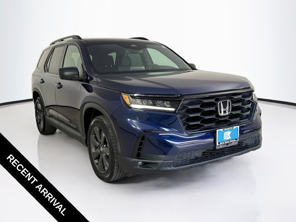 Used 2023 Honda Pilot Sport image 1