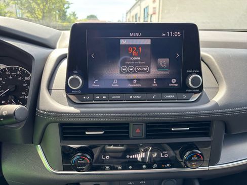 Used 2025 Nissan Rogue SV AWD/4WD image 21