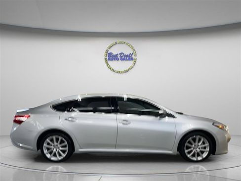 Used 2014 Toyota Avalon Limited w/ Technology Package FWD image 6