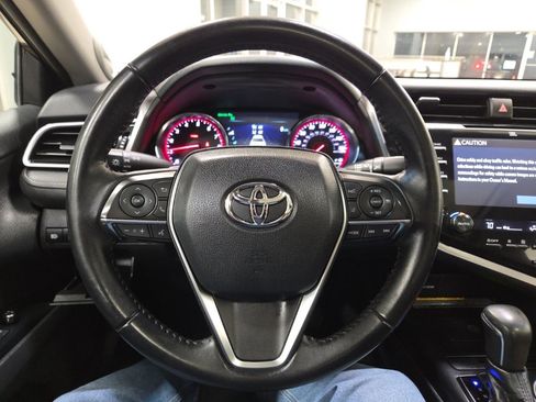 Used 2018 Toyota Camry XSE image 22