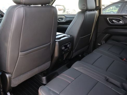 Used 2021 Chevrolet Suburban RST image 14