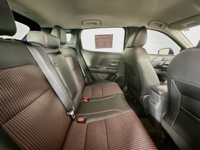 Used 2025 Nissan Kicks SR FWD image 26