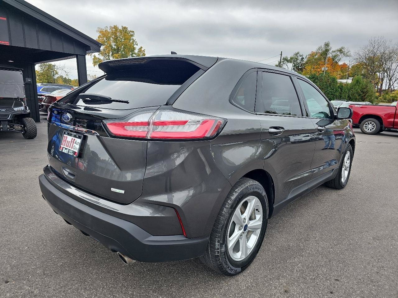 Used 2019 Ford Edge SE FWD image 3