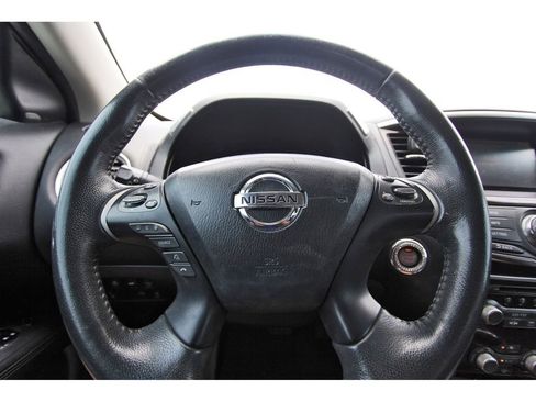 Used 2016 Nissan Pathfinder SL w/ Trailer Tow Package FWD image 14