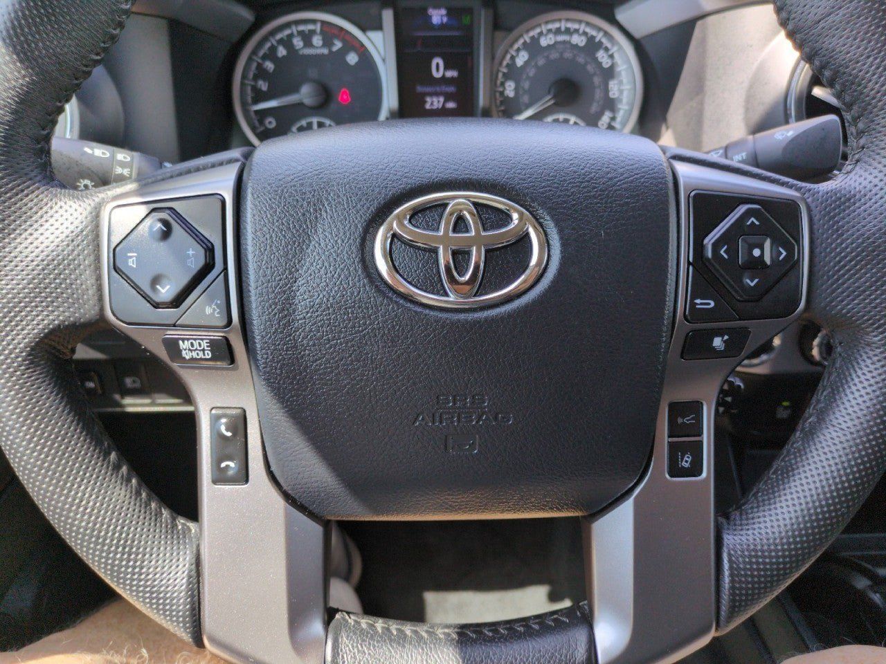 Used 2023 Toyota Tacoma SR5 w/ Technology Package AWD/4WD image 16