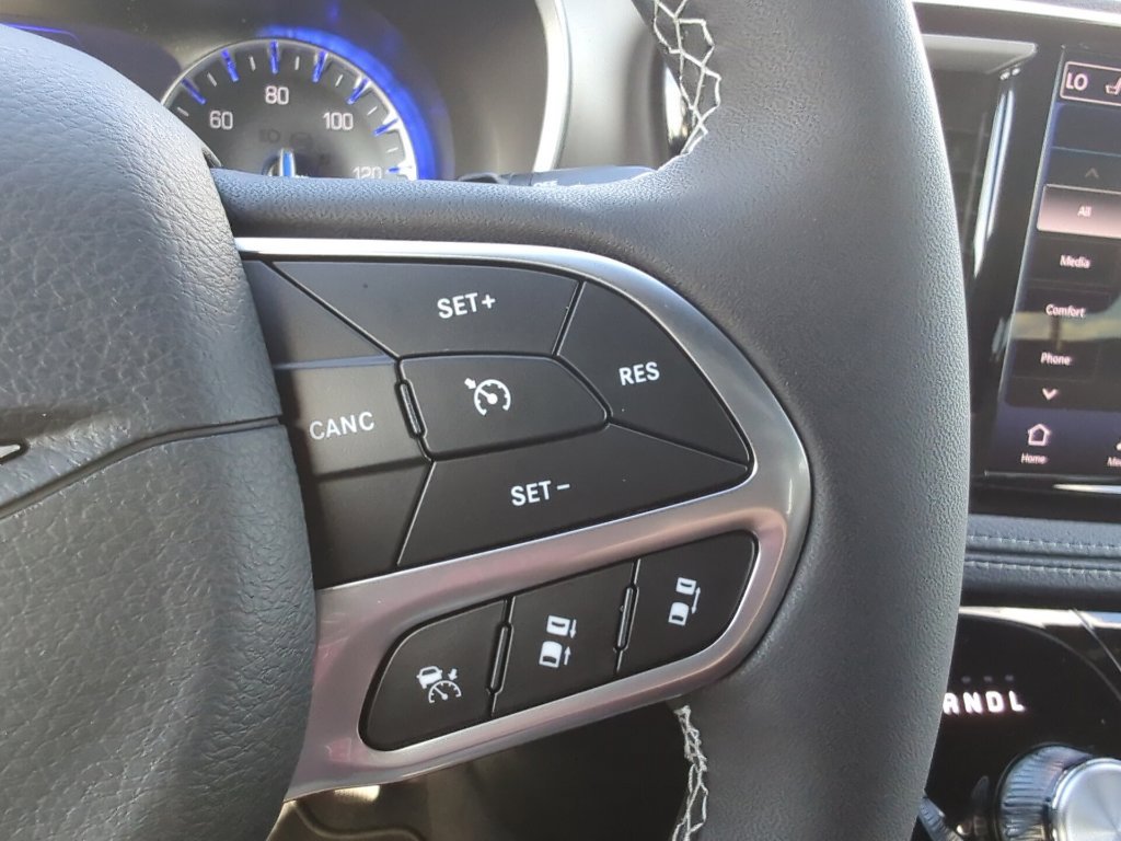 New 2027 Chrysler Pacifica Select AWD/4WD image 32