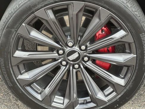 Used 2025 Cadillac Escalade V AWD/4WD image 11