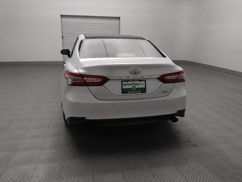 Used 2018 Toyota Camry XLE image 6