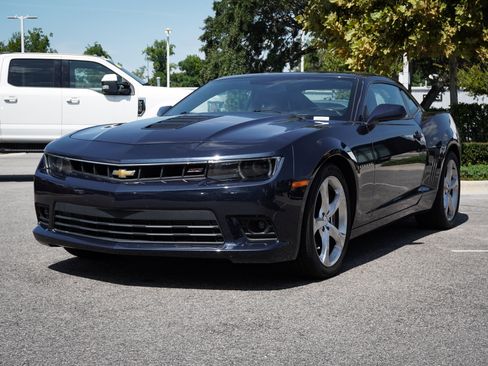 Used 2015 Chevrolet Camaro SS w/ RS Package RWD image 5