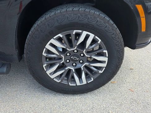 Used 2025 Chevrolet Tahoe Z71 w/ Z71 Off-Road Package image 9