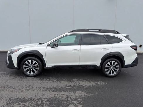 Used 2023 Subaru Outback Limited XT AWD/4WD image 11