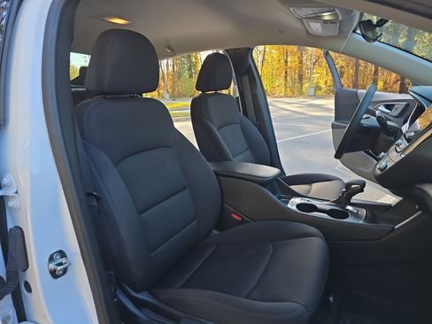 Used 2023 Chevrolet Malibu RS image 10