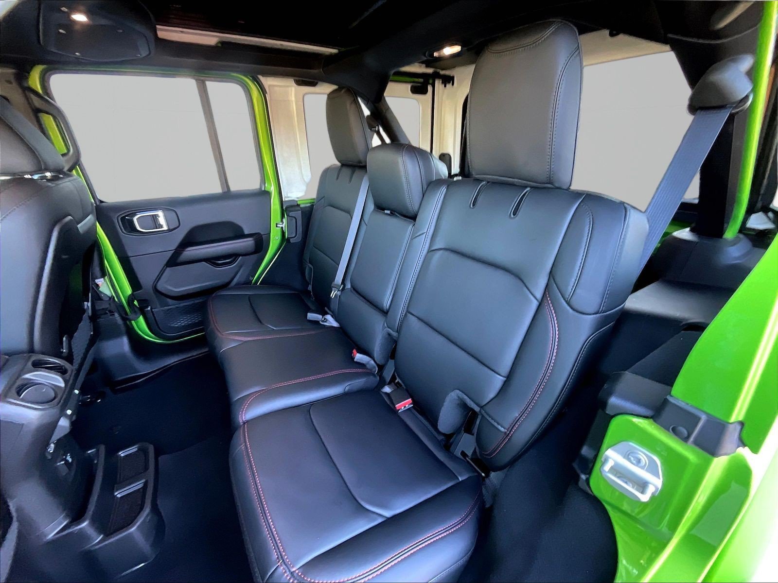Used 2025 Jeep Wrangler Unlimited Rubicon AWD/4WD image 22