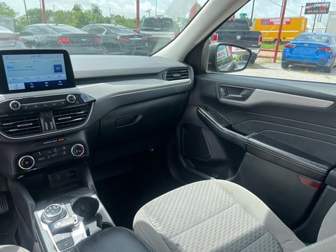 Used 2022 Ford Escape SE FWD image 17