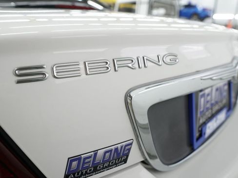 Used 2005 Chrysler Sebring Touring image 12