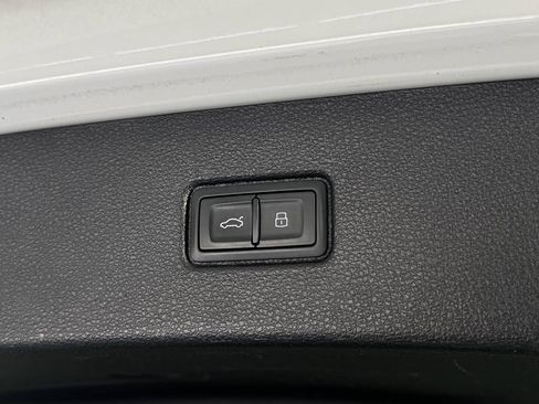 Used 2019 Audi Q7 3.0T Prestige w/ Prestige Package AWD/4WD image 40