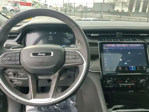 Used 2023 Jeep Grand Cherokee 4WD 4xe image 28