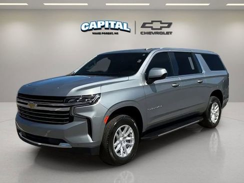 Used 2024 Chevrolet Suburban LT image 1