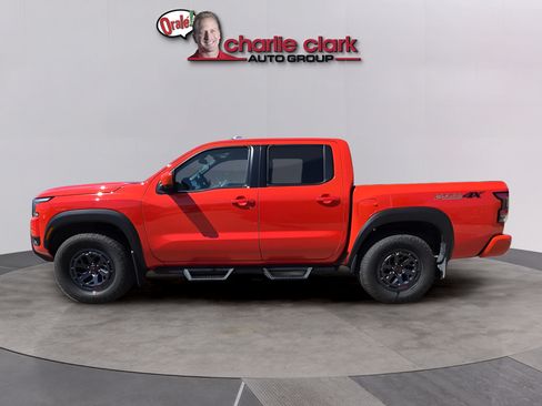Used 2025 Nissan Frontier PRO-4X w/ Pro Convenience Package AWD/4WD image 3