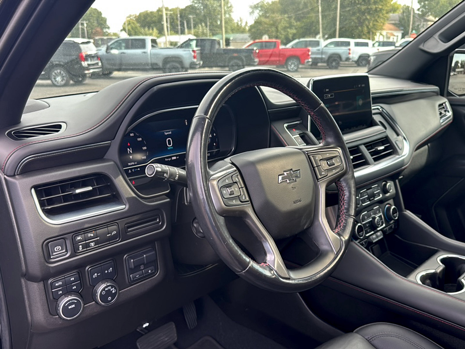 Used 2022 Chevrolet Suburban RST w/ Luxury Package AWD/4WD image 9