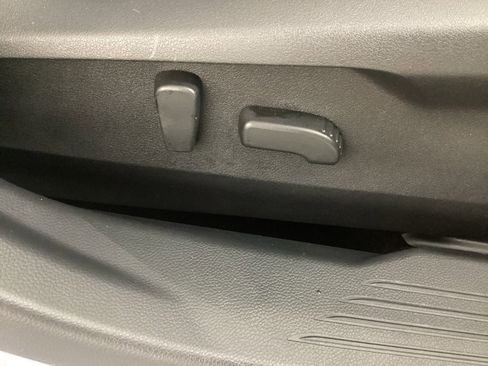 Used 2022 Subaru Legacy Limited w/ Popular Package #3 image 9